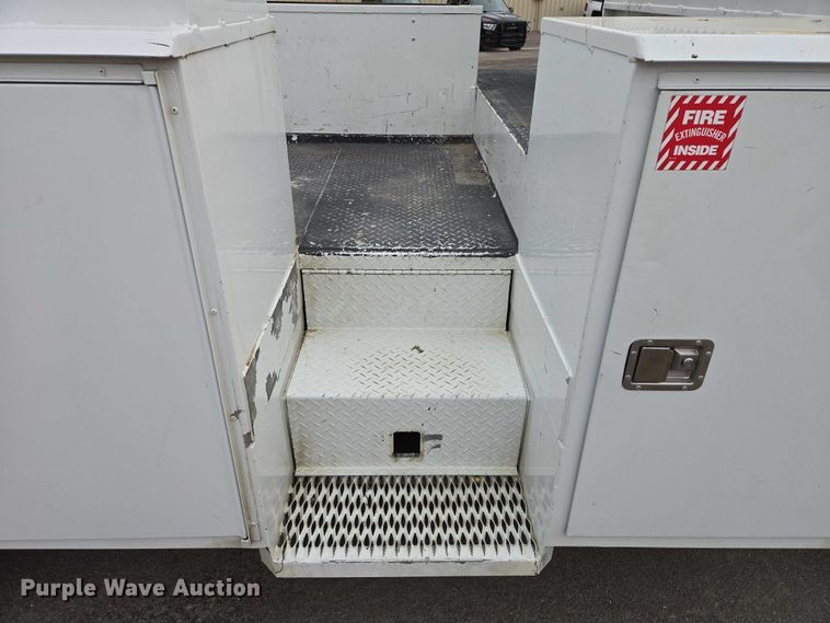 image for item EV5697 2015 Ford F550 utility / service truck