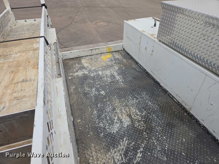 image for item EV5697 2015 Ford F550 utility / service truck