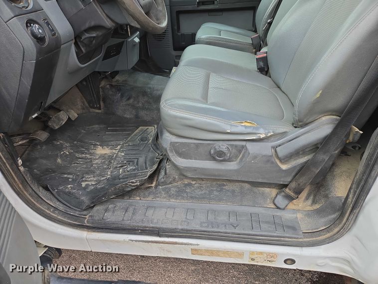 image for item EV5697 2015 Ford F550 utility / service truck