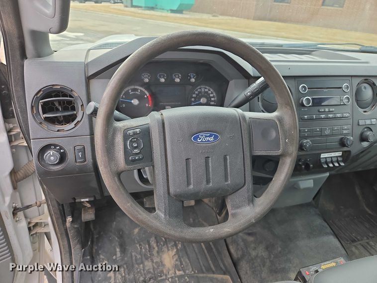 image for item EV5697 2015 Ford F550 utility / service truck