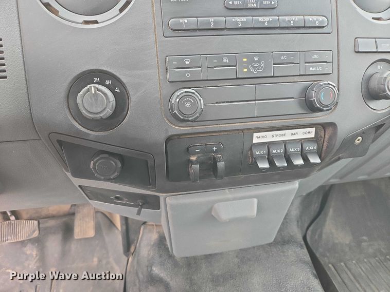 image for item EV5697 2015 Ford F550 utility / service truck