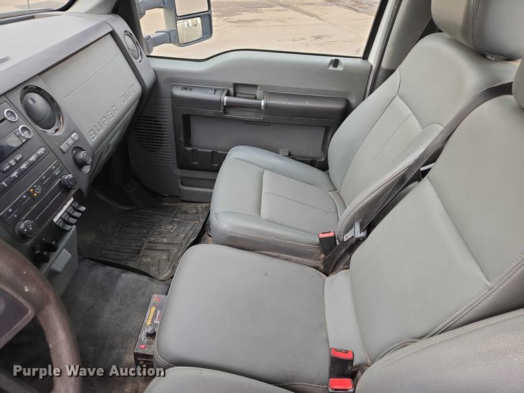 image for item EV5697 2015 Ford F550 utility / service truck