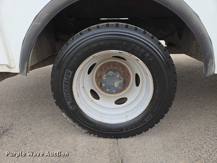 image for item EV5697 2015 Ford F550 utility / service truck