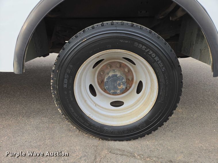 image for item EV5697 2015 Ford F550 utility / service truck