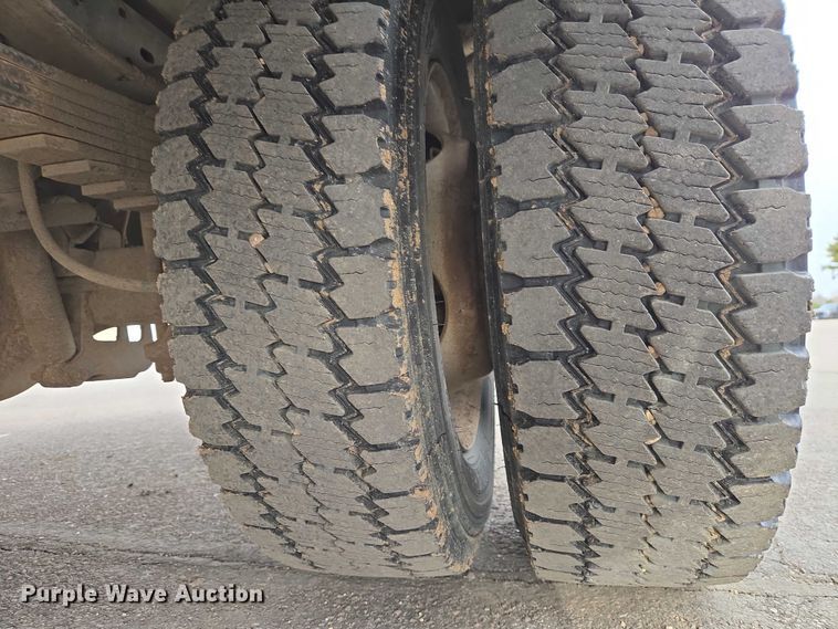 image for item EV5697 2015 Ford F550 utility / service truck