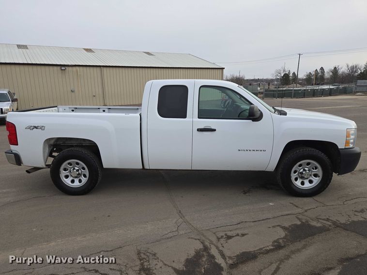 image for item EV5698 2011 Chevrolet Silverado 1500 Ext. Cab pickup truck