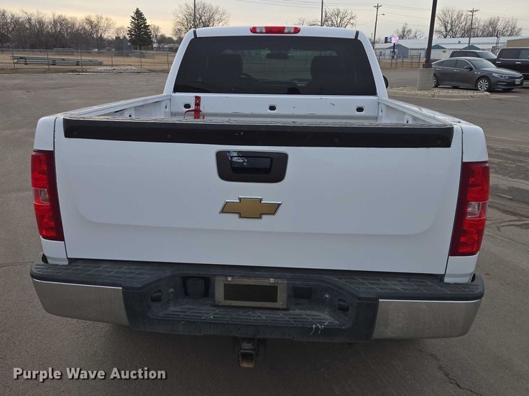 image for item EV5698 2011 Chevrolet Silverado 1500 Ext. Cab pickup truck