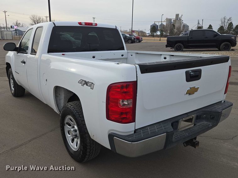 image for item EV5698 2011 Chevrolet Silverado 1500 Ext. Cab pickup truck