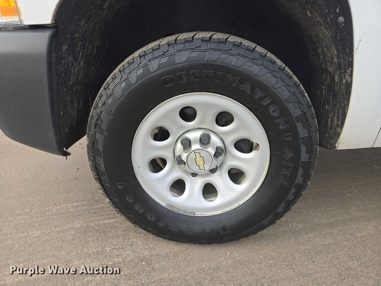 image for item EV5698 2011 Chevrolet Silverado 1500 Ext. Cab pickup truck