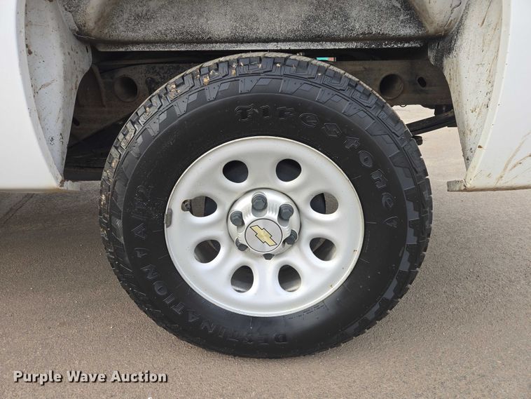 image for item EV5698 2011 Chevrolet Silverado 1500 Ext. Cab pickup truck