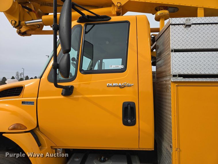 image for item EV5699 2012 International Durastar 4400 bucket truck