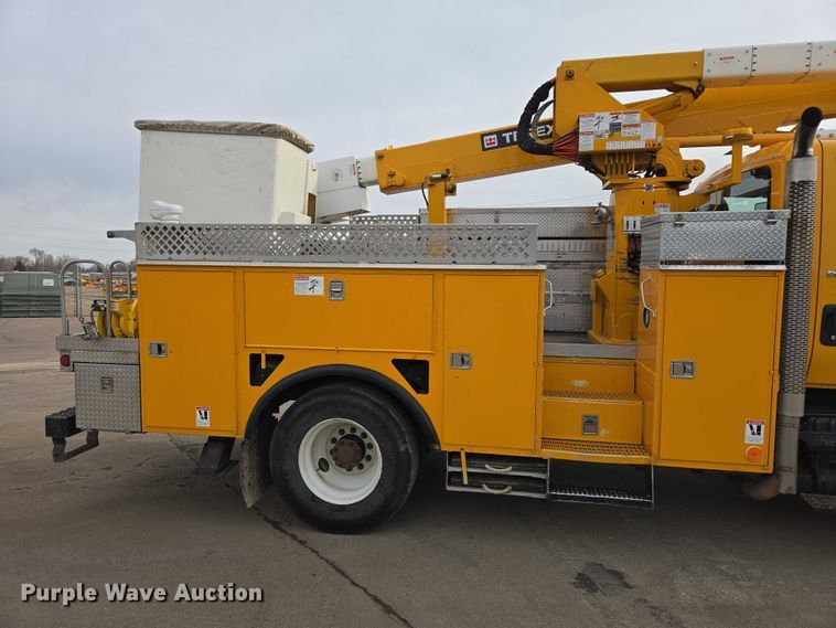 image for item EV5699 2012 International Durastar 4400 bucket truck