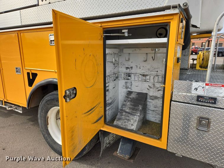 image for item EV5699 2012 International Durastar 4400 bucket truck