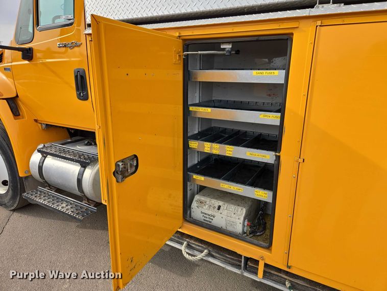 image for item EV5699 2012 International Durastar 4400 bucket truck