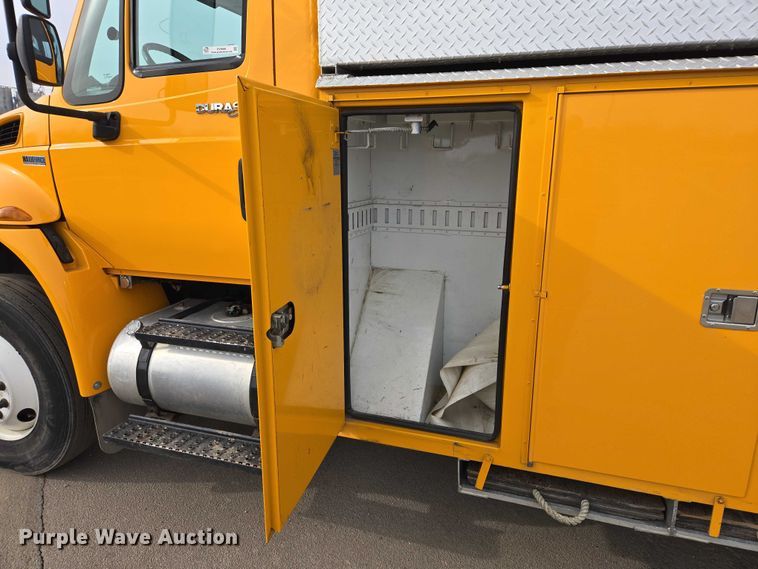 image for item EV5699 2012 International Durastar 4400 bucket truck