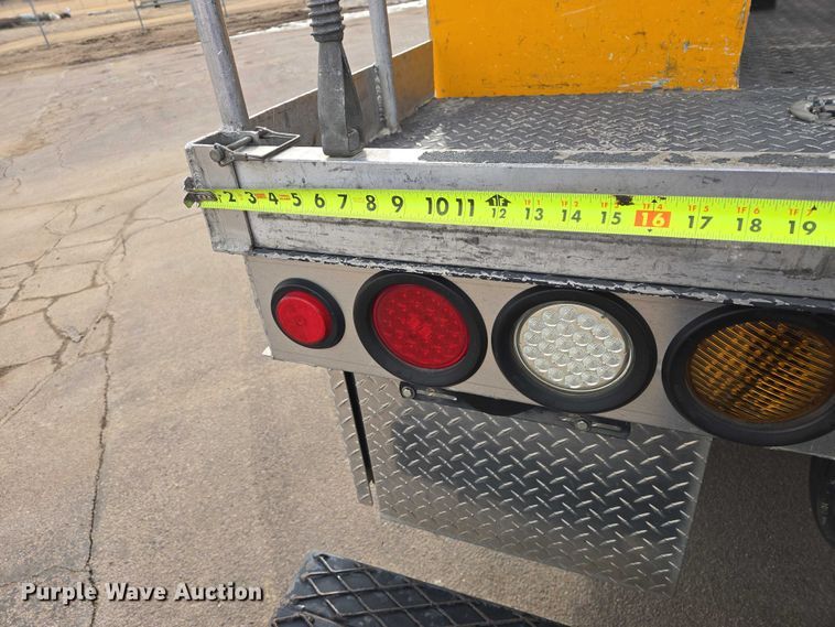 image for item EV5699 2012 International Durastar 4400 bucket truck