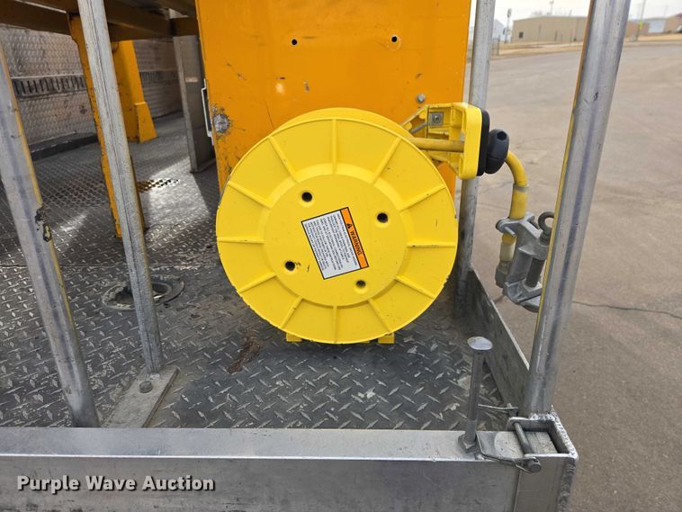 image for item EV5699 2012 International Durastar 4400 bucket truck