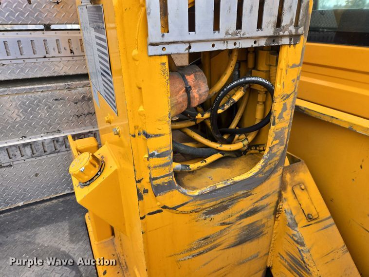 image for item EV5699 2012 International Durastar 4400 bucket truck