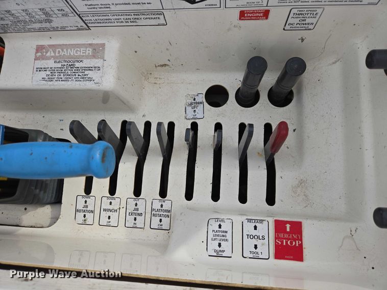 image for item EV5699 2012 International Durastar 4400 bucket truck