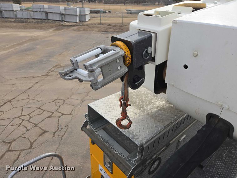 image for item EV5699 2012 International Durastar 4400 bucket truck