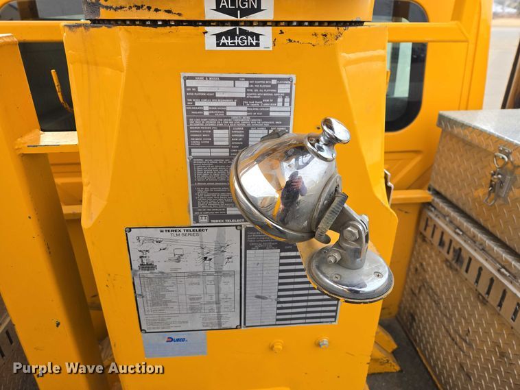 image for item EV5699 2012 International Durastar 4400 bucket truck