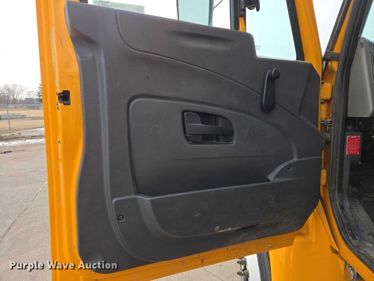 image for item EV5699 2012 International Durastar 4400 bucket truck