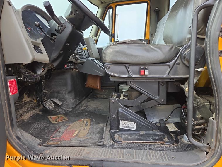 image for item EV5699 2012 International Durastar 4400 bucket truck