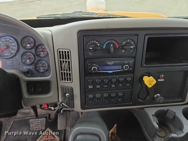 image for item EV5699 2012 International Durastar 4400 bucket truck