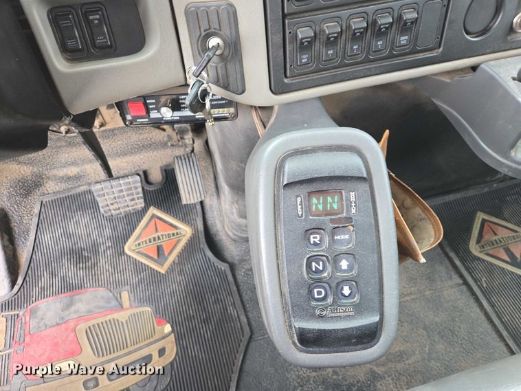 image for item EV5699 2012 International Durastar 4400 bucket truck