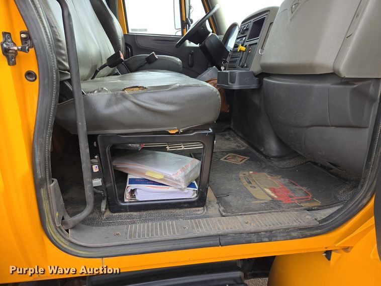 image for item EV5699 2012 International Durastar 4400 bucket truck