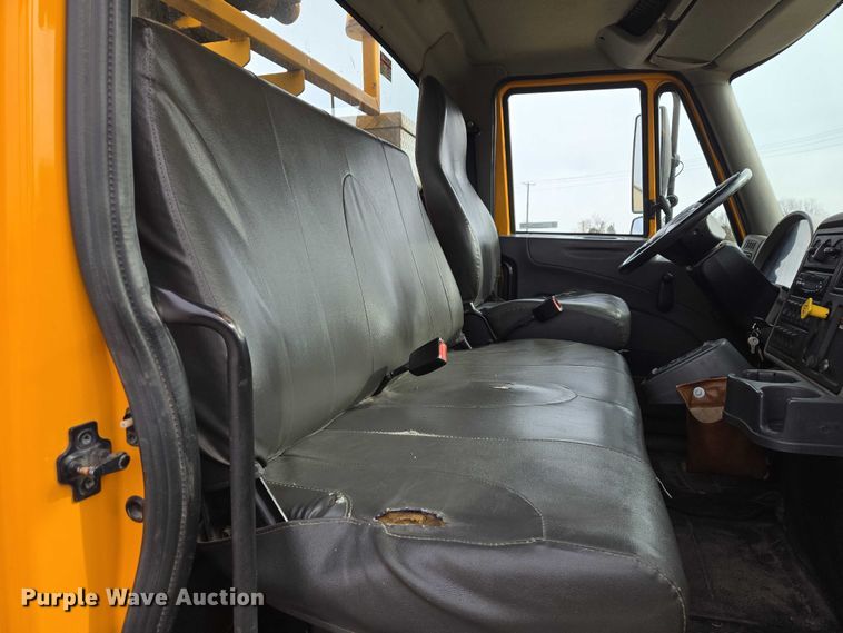 image for item EV5699 2012 International Durastar 4400 bucket truck