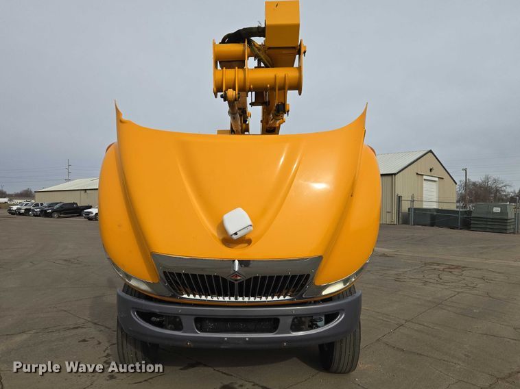 image for item EV5699 2012 International Durastar 4400 bucket truck