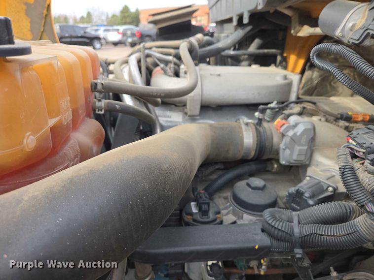 image for item EV5699 2012 International Durastar 4400 bucket truck