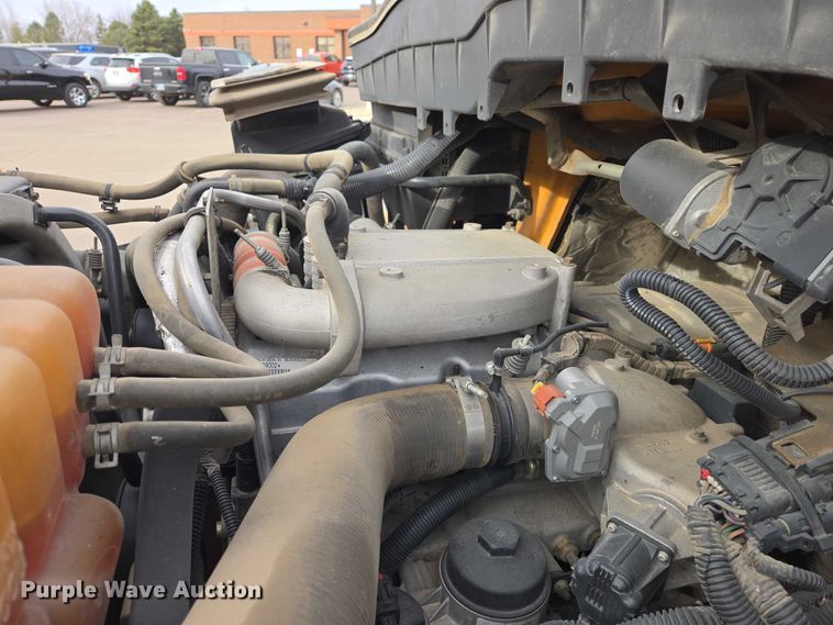 image for item EV5699 2012 International Durastar 4400 bucket truck