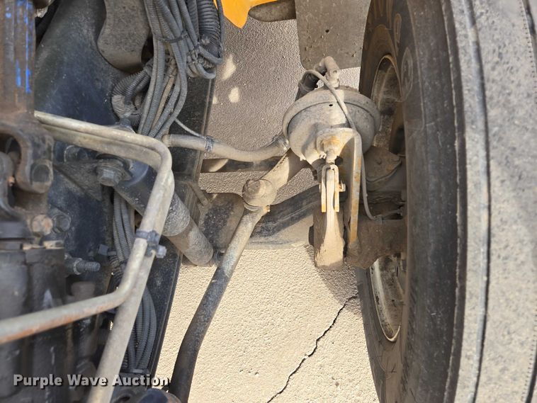 image for item EV5699 2012 International Durastar 4400 bucket truck