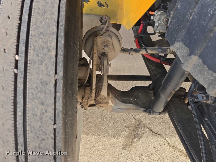 image for item EV5699 2012 International Durastar 4400 bucket truck