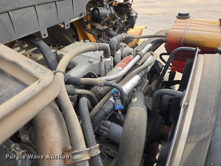 image for item EV5699 2012 International Durastar 4400 bucket truck