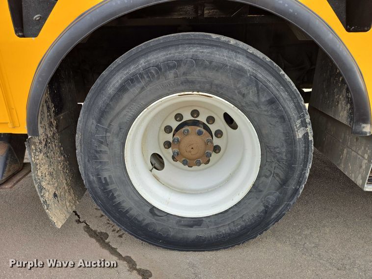 image for item EV5699 2012 International Durastar 4400 bucket truck