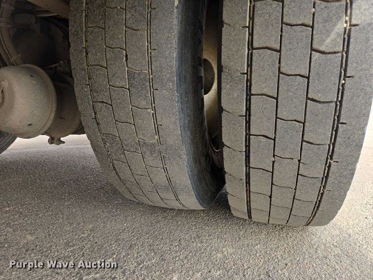 image for item EV5699 2012 International Durastar 4400 bucket truck