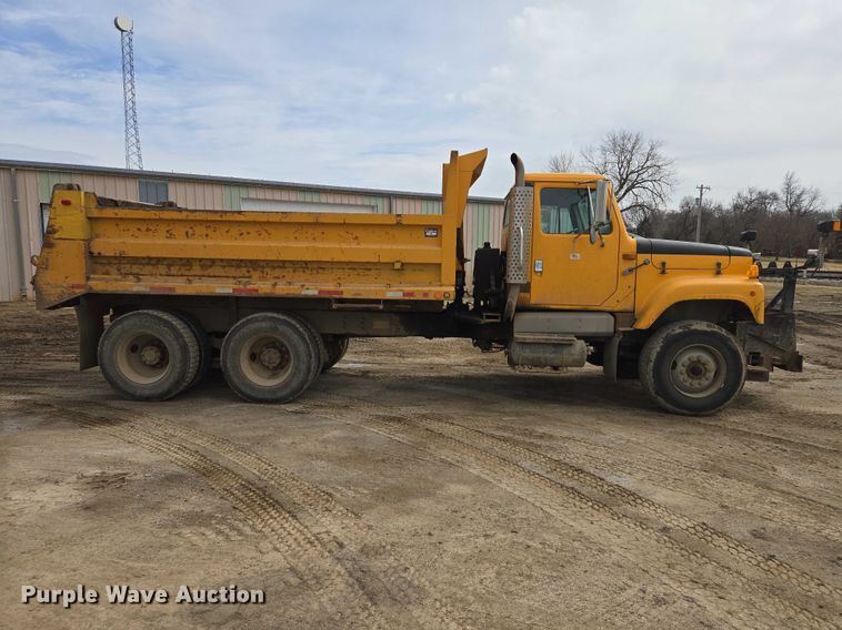 image for item EV5711 1998 International 2554 dump truck