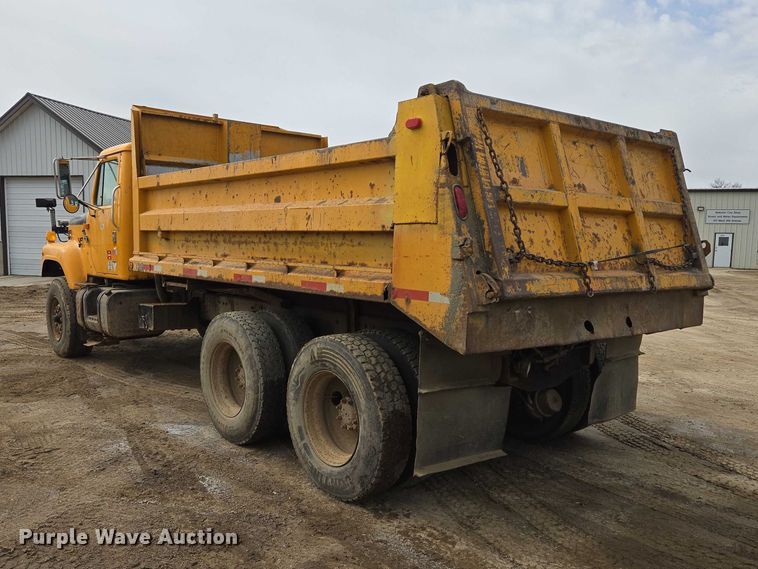 image for item EV5711 1998 International 2554 dump truck