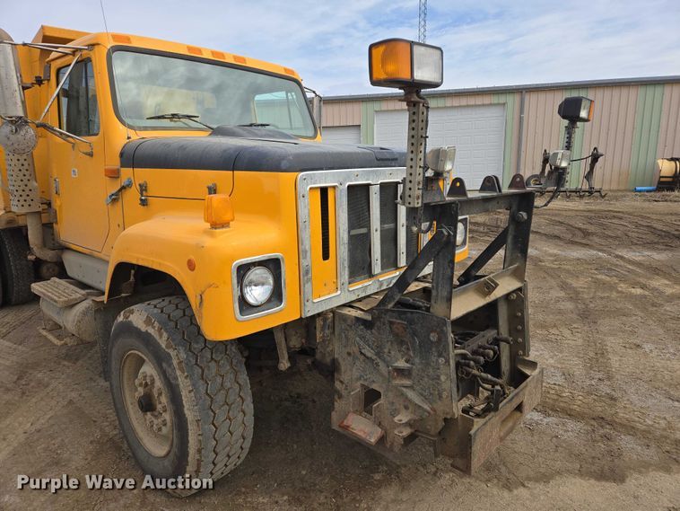 image for item EV5711 1998 International 2554 dump truck