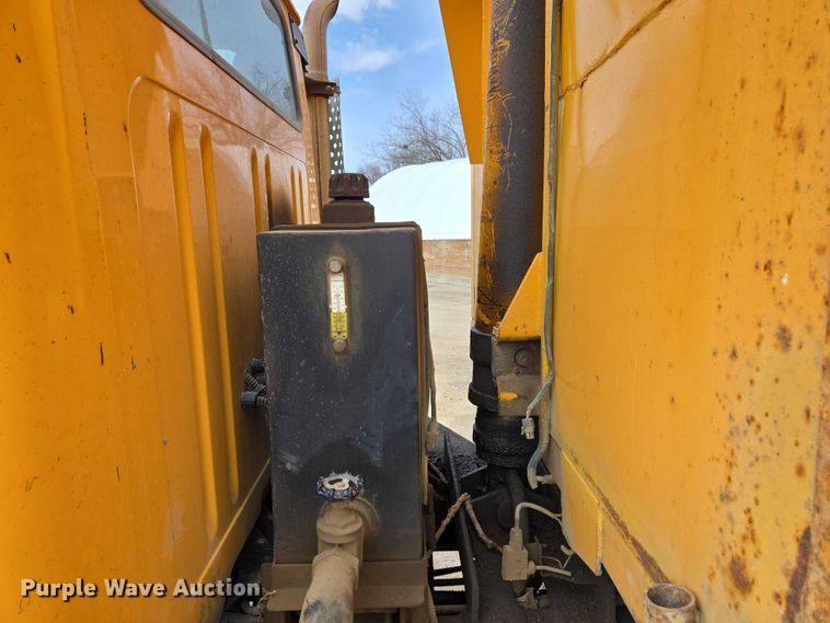 image for item EV5711 1998 International 2554 dump truck