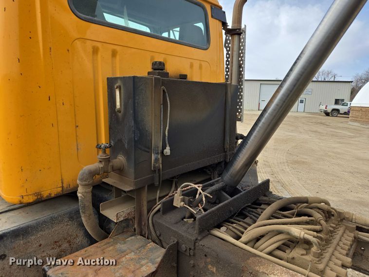 image for item EV5711 1998 International 2554 dump truck