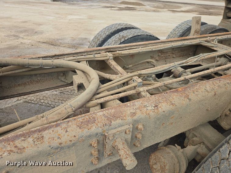 image for item EV5711 1998 International 2554 dump truck