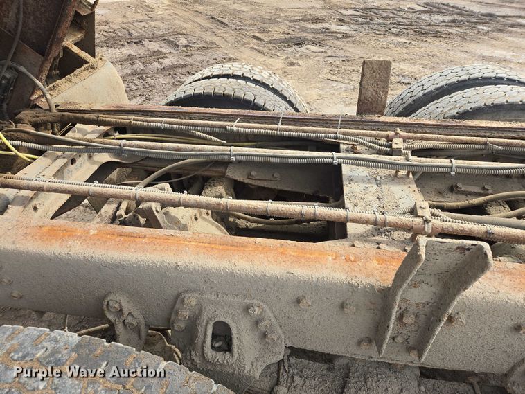 image for item EV5711 1998 International 2554 dump truck