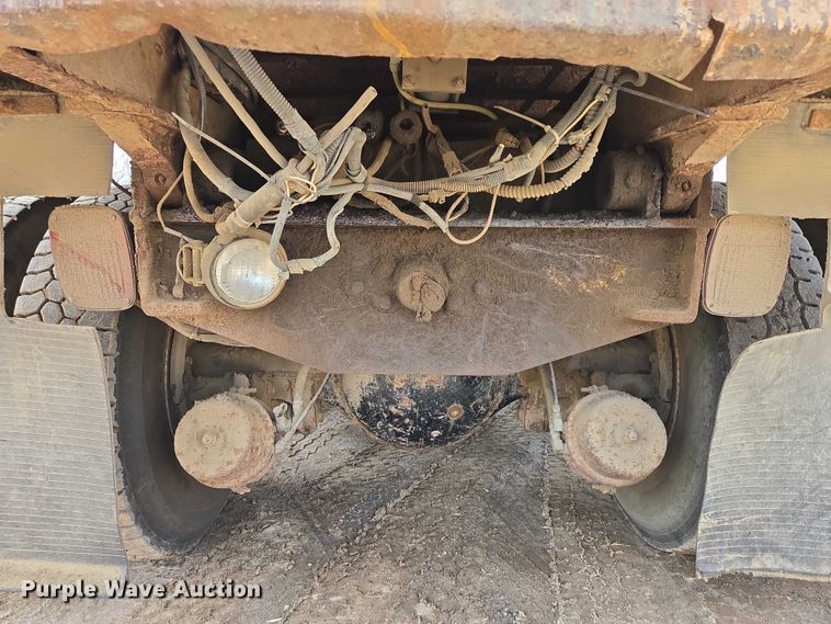 image for item EV5711 1998 International 2554 dump truck