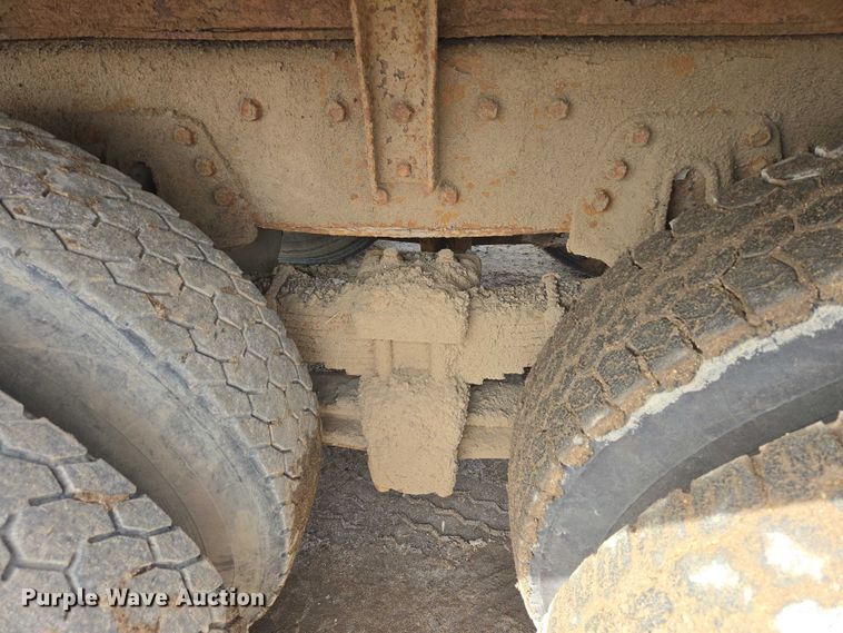 image for item EV5711 1998 International 2554 dump truck