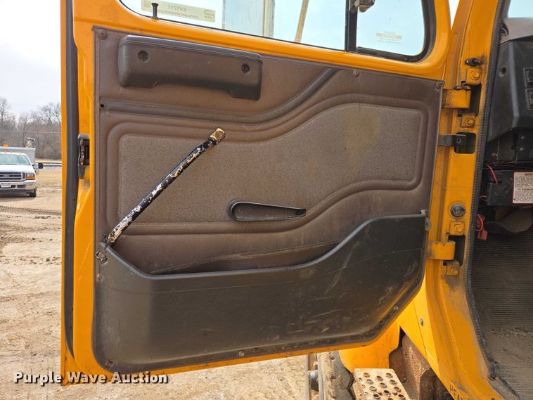 image for item EV5711 1998 International 2554 dump truck