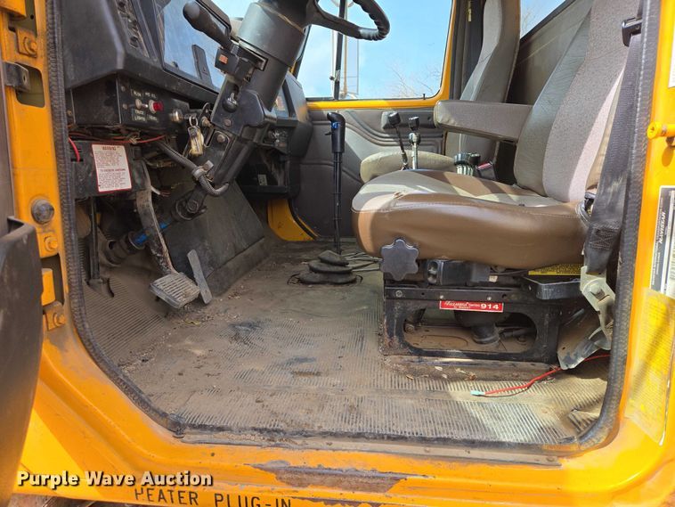 image for item EV5711 1998 International 2554 dump truck